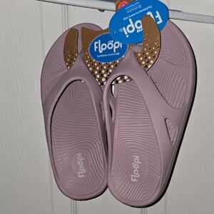 Floopi Women's Lavendar Sandals